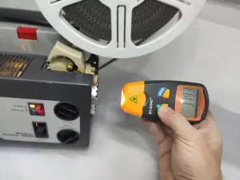Alternative view of RPM Check DT-2234C+ (snelheidsmeter projector)