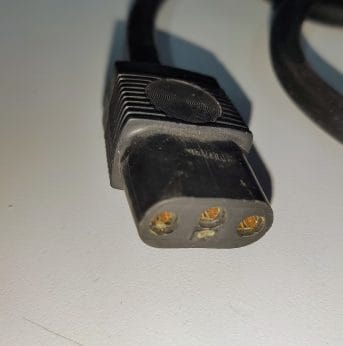 Power cord 3-pin connection (bipolar)