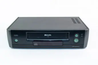 PHILIPS - 【希少品】PHILIPS VR-H2 ビデオデッキ VHS 【整備済】 希少品】PHILIPS VR-H2 ビデオデッキ VHS 【整備済】 - メルカリ