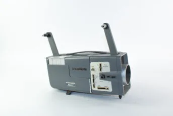 Alternative view of Chinon C-300 (Alle 8mm films - zonder geluid - variabele snelheidsregeling) (gebruikt)